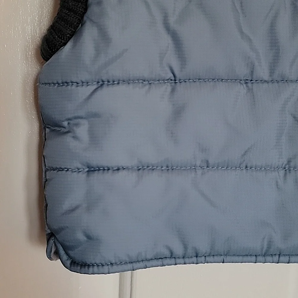 Old Navy, baby boys fall/winter vest. 0-3 months, blue. Like new.